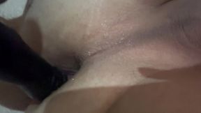 helen destroi seu cuzinho ate obter um sissygasm