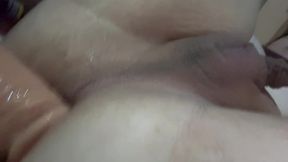 helen destroi seu cuzinho ate obter um sissygasm