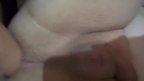 helen destroi seu cuzinho ate obter um sissygasm