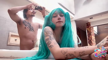 ZNE COSPLAY - PAWG HATSUNE MIKU COSPLAY ft. Amberzinha &amp_ QroZne [FREE CUT]