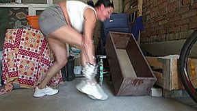 hurt my leg in the garage m