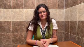 estudiante de tetas grandes se follo a su maestro para aprobar economia