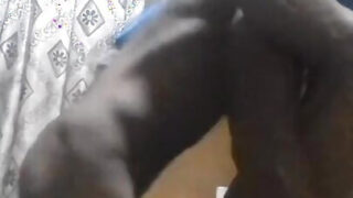 Stor pikk svart lærer pult amatør fyrs rumpe uten kondom i varm hjemmelaget action