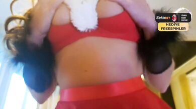 Her Christmas gift is a cock bigger than a turkey
