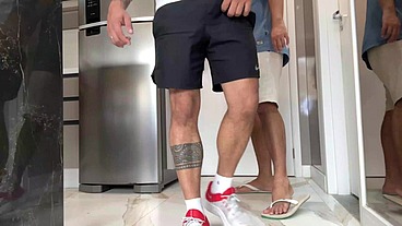 MARCOS GOIANO LEVOU A PICA GROSSA E PRETA DO URSO DOTADO - SEXO GAY BAREBACK - URSO PARRUDO FODENDO COM FORÇA MEU RABO GULOSO