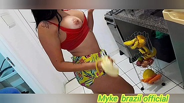 Eu o vagabundo é minha namorada Cibele Pacheco a gente somos viciado em sexo a gente transou gostoso ela adora dar o cuzinho e adora tomar porra na boca