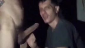 novinho de 22cm encheu minha cara de leite depois da mamada