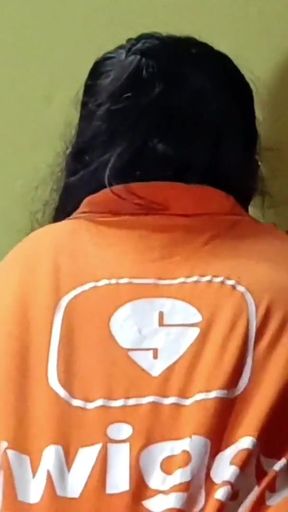 Delivery girl ke sath kiye maje hua video viral   Clip 1