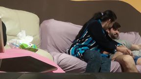 llena de leche hasta el fondo de la garganta