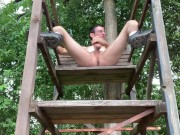 Riskantes Öffentliches Wichsen und Abspritzen auf Hochsitz