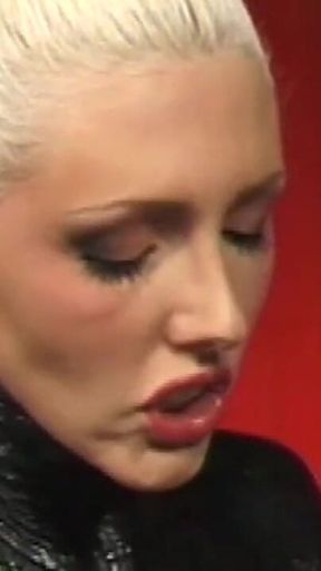 Annie Ander Sinn & Crystal Lesbian Strip Eat Toys