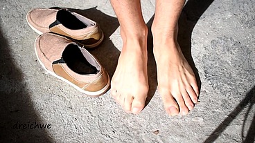 Feet in the sun