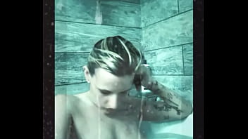 Jolene&rsquo_s Bath Is Her Second Home