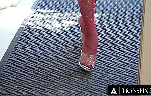 TRANSFIXED - Naughty Redhead Ariel Demure Lap Dances Her Hot New Neighbor - PORTUGUESE SUBTITLES