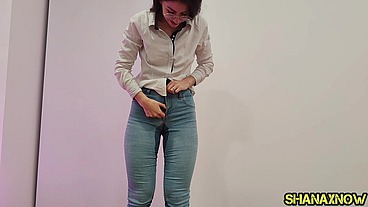 PISSING IN TIGHT BLUE JEANS SOAKED PANTIES WETTING PANTS