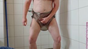 Nylonjunge incontinence test 3 *rubber pants*
