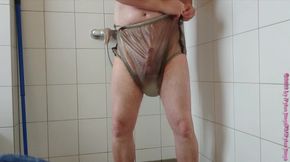 Nylonjunge incontinence test 3 *rubber pants*
