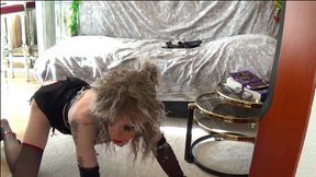 Learn how to tighten the screw.