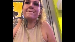 Nossa n&atilde_o vi que a minha camisa ficou transparente com o suor qui delicia na academia!