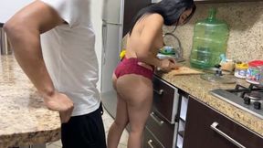 I found my Stepmom Cooking in a bikini with her Huge Ass and I Stayed to Help Her - My Stepson Got a Boner When He Saw my Ass in the Kitchen and Doesn't Want to Leave