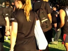 big ass blonde in leggings at concert