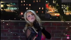 Blonde babe gets DPed by two studs on building rooftop