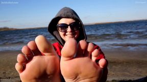 Beach Footjob Blowjob with FeetGoat