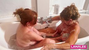lana lee and andi james have sexy bathtime