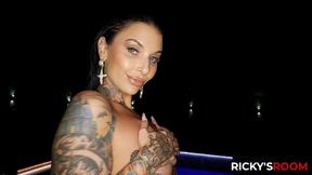 rickysroom watering the ivy with ivy lebelle