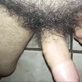 I had a good cumshot in the bathroom. it was so pleasurable! I want to cum in your mouth and fill it with hot cum!