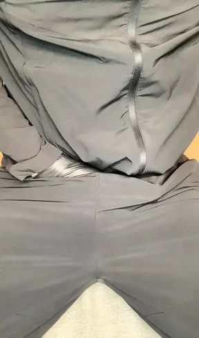 Scaly solo wank cum shot