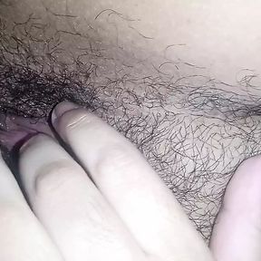 MY PUSSY IS THROBBING, COME SUCK IT!