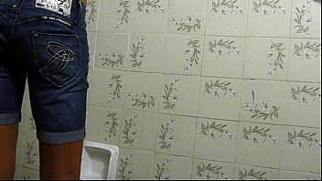 Flagra de Rua - Gostoza Tomando Banho no Vestiario - XVIDEOS.COM 2