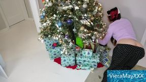 Pants Fall Down on Christmas Morning
