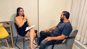 psicologa puta safada descobre que paciente tem um pauzao, seduz e acaba dando o cuzinho pra ele durante a terapia em seu consultorio