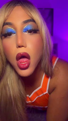I'm a sexy cheerleader