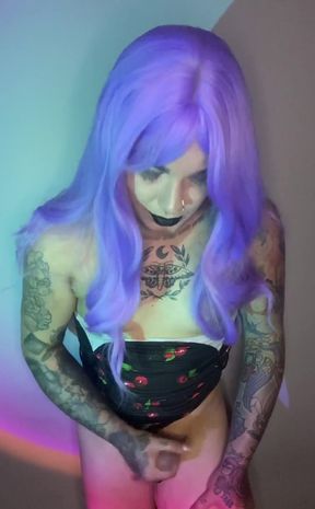 Need someone to play with me right now