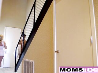 Squirting mother I'd like to fuck Gets Creampie From Step-Son