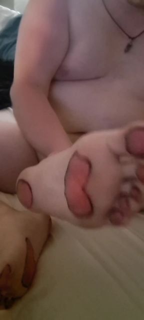 I Painted My Feet to Get Back Into Furry, Masturbate and Cum on My Feet