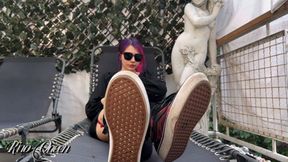 Kiro Queen is ignoring you while reading a book - foot fetish