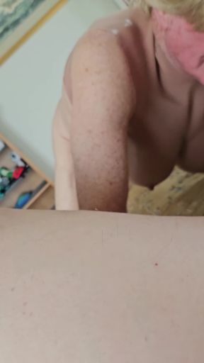 Amateur slut submits to Daddy