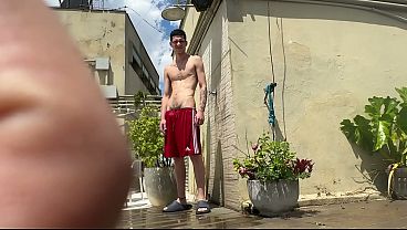 Fiquei curioso pra ver oque o vizinho tava fazendo no terra&ccedil_o