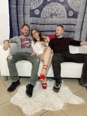 Cathy Crown première leçon Cuckold avec Paul et Dimitri