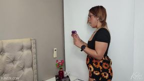 Naughty coworker worships submissive boss's pussy