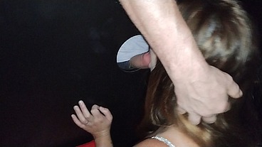 Fui na casa de swing e aproveitei muito no gloriroly chupei muito pau e levei gozada na cara