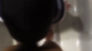 【口オナホ】飲尿からのイラマチオ。小便を吐き出す便女