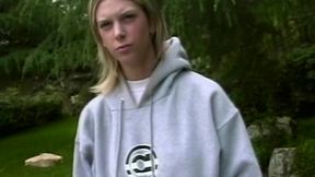 M&auml;dchenschule: Hei&szlig;er Outdoor-Spa&szlig;