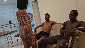 chamou os amigos pra assistir o jogo do flamengo em casa mas a esposa safada tinha outros planos