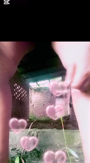 Beautiful girl  is finggaring of out side.