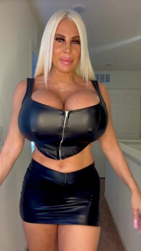 Stripping in my vinyl set. Good POV